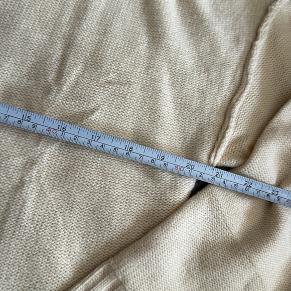 Elegant Cream Sweater - Picture 7 of 8